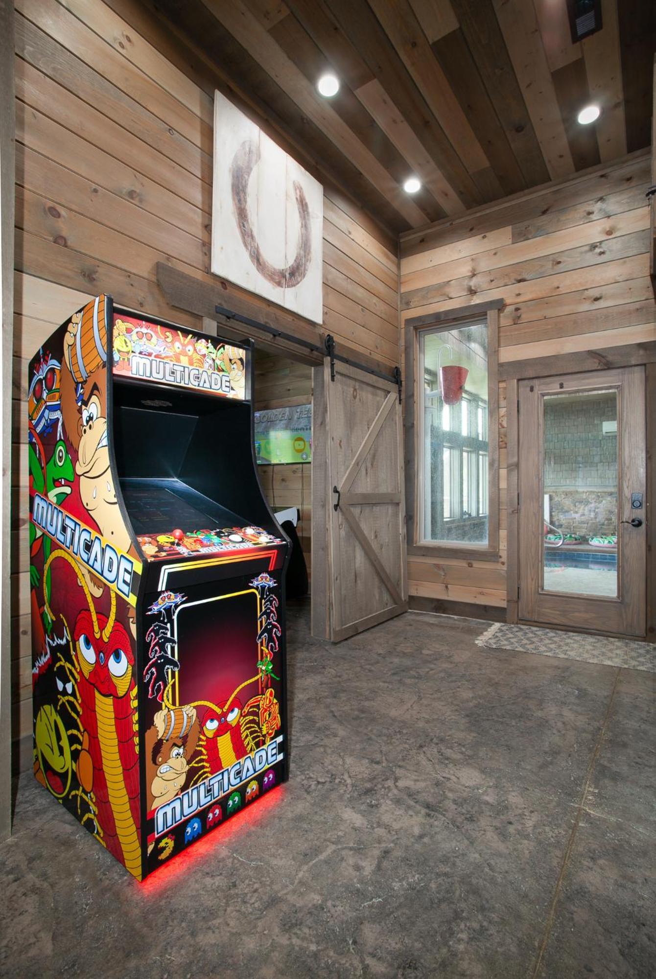 Splash Mountain Pool Hot Tub Theater Game Room Сивиървил Екстериор снимка