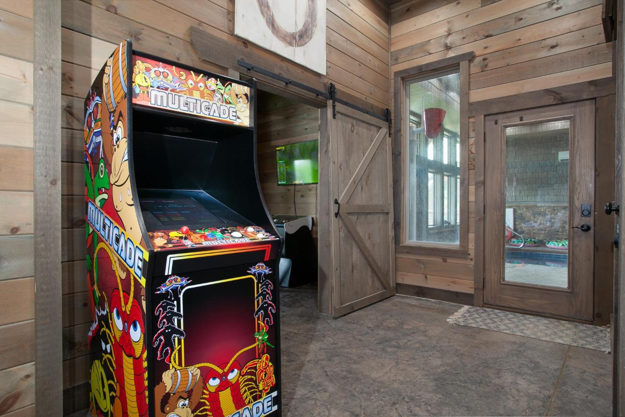 Splash Mountain Pool Hot Tub Theater Game Room Сивиървил Екстериор снимка
